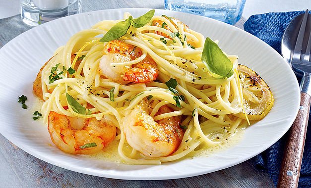 Spaghetti in Zitronenbutter mit Garnelen